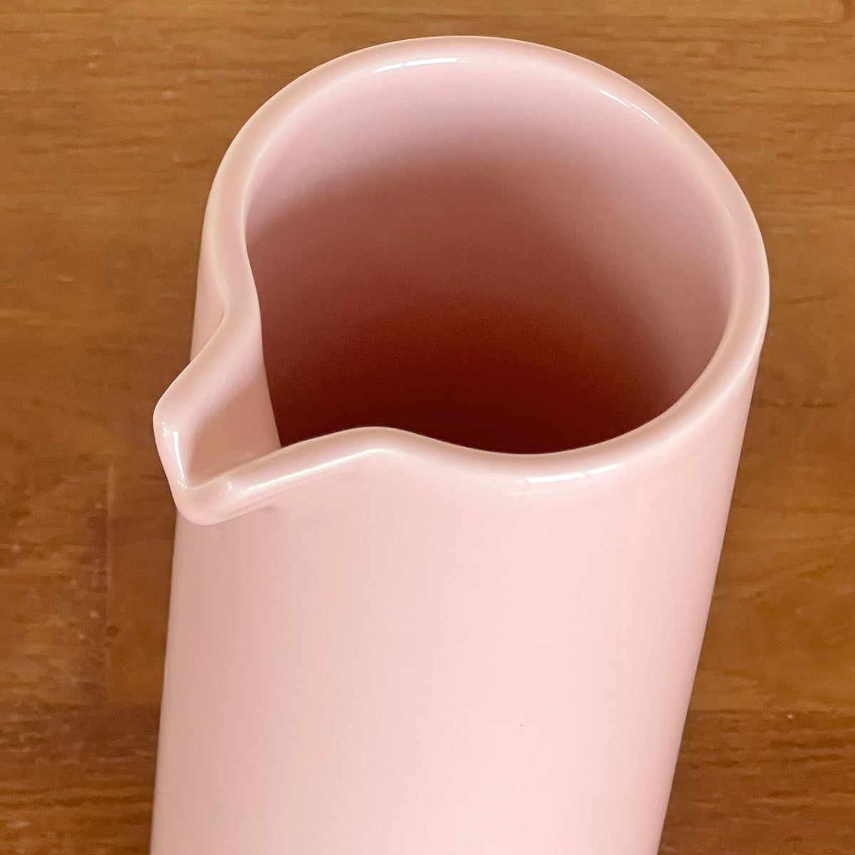 IRIS Pitcher - Beige